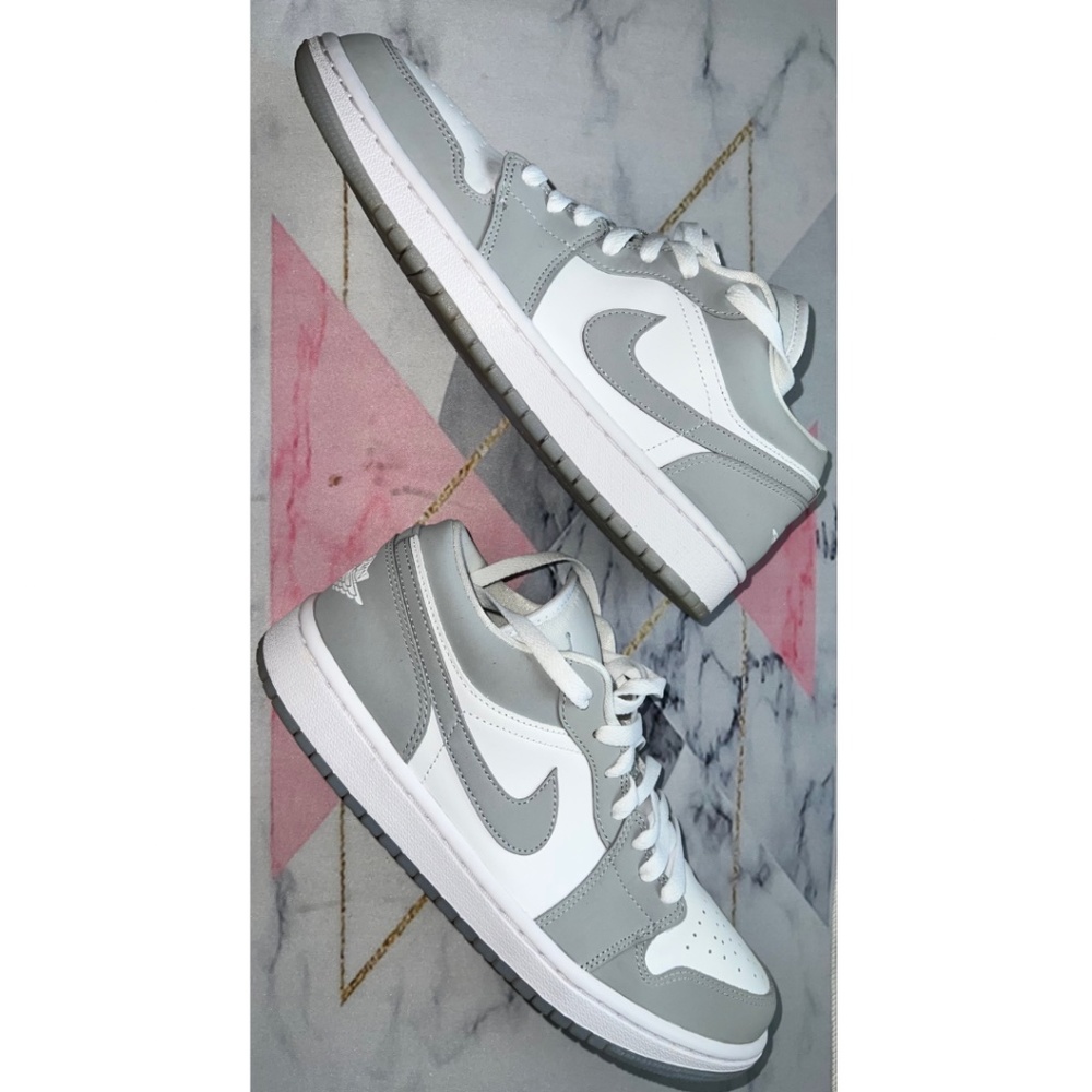 Jordan 1 Low "White Wolf Grey" Womens 9.5 *EXCELLENT QUALITY